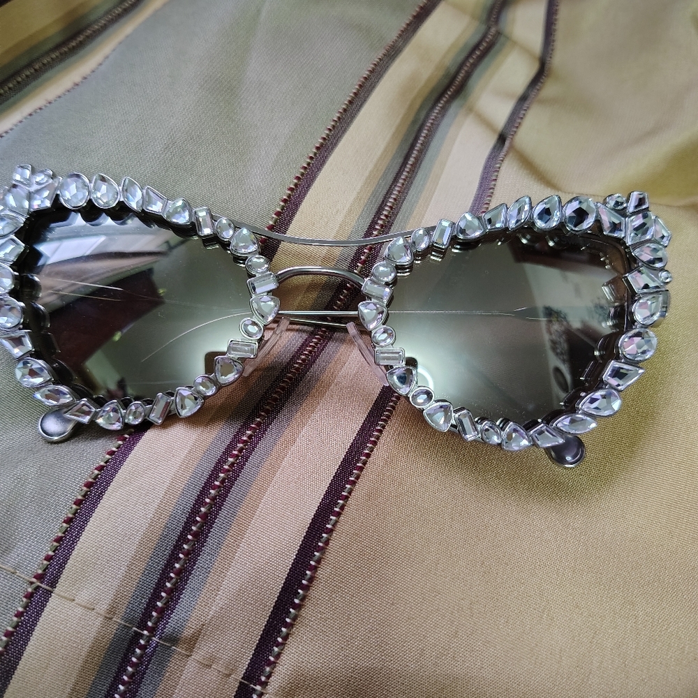 DESIGNER CATEYE LADIES GLASSES MAKE A REASONABLE OFFER